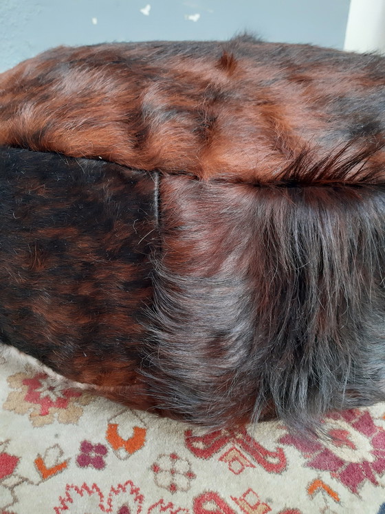Image 1 of Pouf en peau de vache
