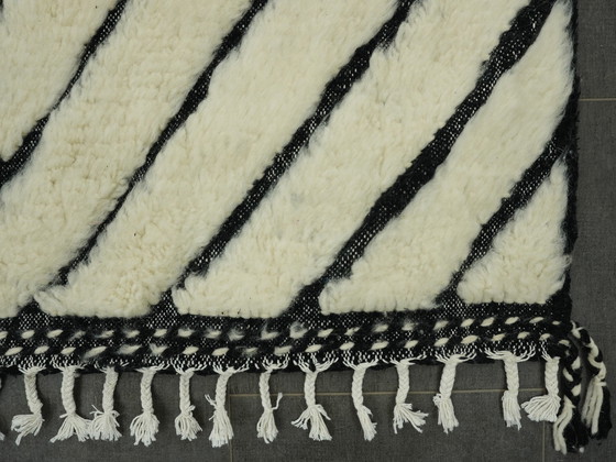 Image 1 of Tapis berbère - 273 Cm X 154 Cm - Laine blanche et noire