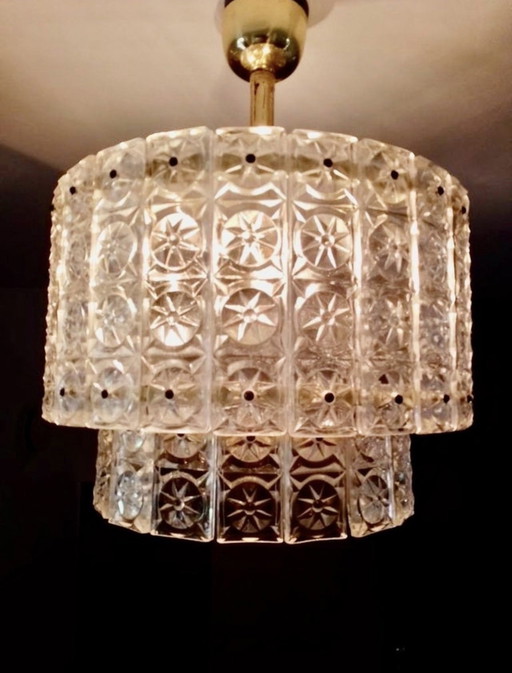 Lustre Kinkeldey en verre cristal et structure en laiton , Autriche, 1960