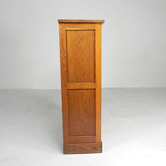 Image 1 of Armoire à volets roulants en chêne avec 2 volets, hauteur 120 cm