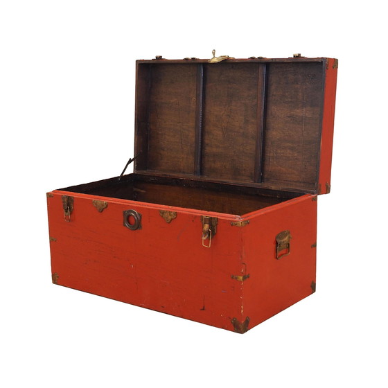 Image 1 of Coffre rouge, design scandinave, années 1950