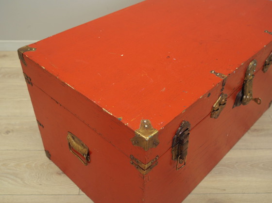 Image 1 of Coffre rouge, design scandinave, années 1950