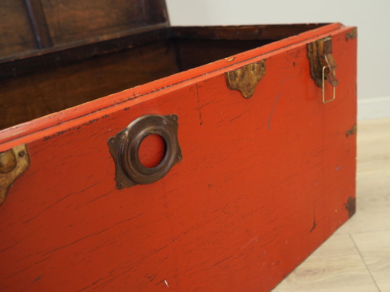 Image 1 of Coffre rouge, design scandinave, années 1950