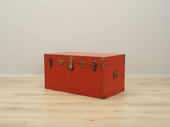 Image 1 of Coffre rouge, design scandinave, années 1950