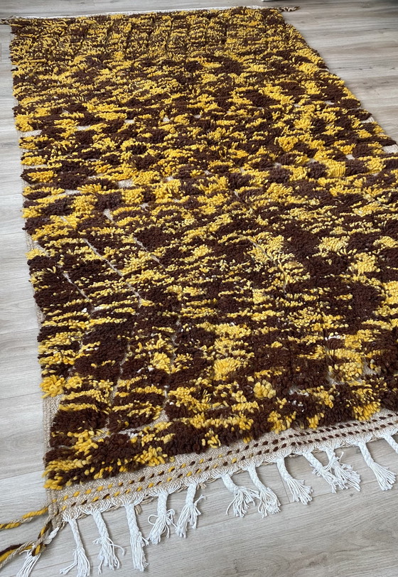 Image 1 of Tapis berbère unique fait à la main avec des couleurs riches