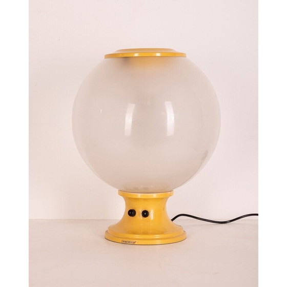 Image 1 of Lampe de table vintage en métal jaune et verre par Martinelli Luce, 1960