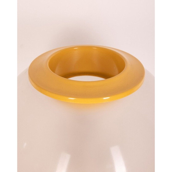 Image 1 of Lampe de table vintage en métal jaune et verre par Martinelli Luce, 1960