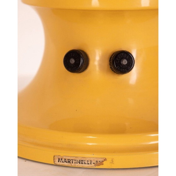 Image 1 of Lampe de table vintage en métal jaune et verre par Martinelli Luce, 1960