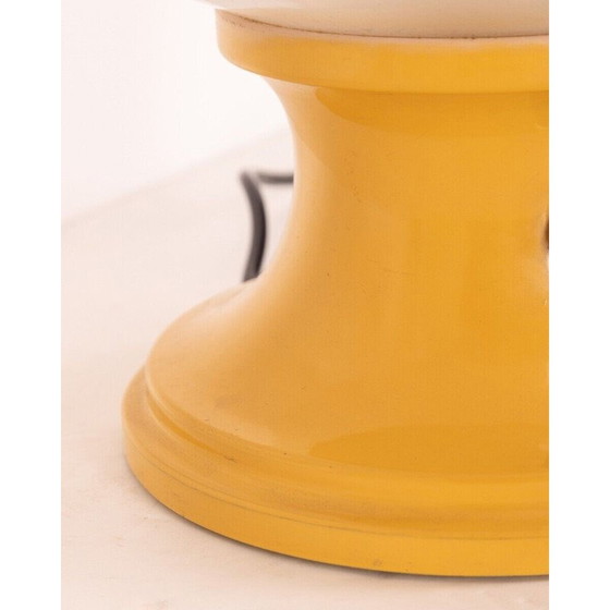 Image 1 of Lampe de table vintage en métal jaune et verre par Martinelli Luce, 1960