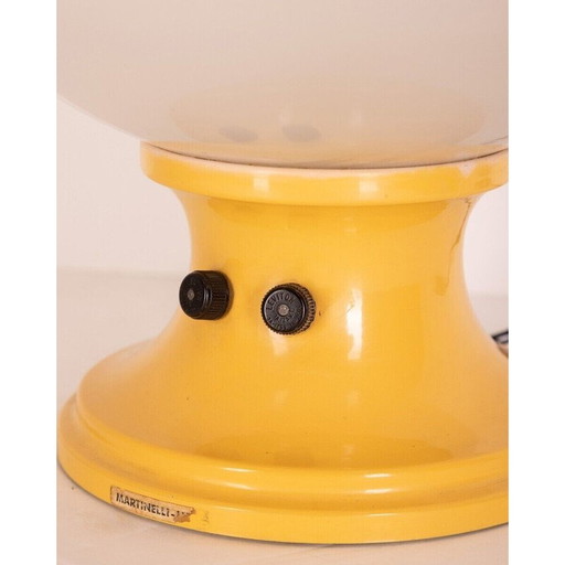 Lampe de table vintage en métal jaune et verre par Martinelli Luce, 1960