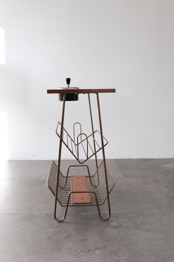 Image 1 of Table d'appoint vintage pour la lecture avec cendrier.
