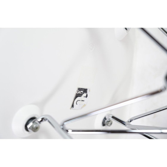 Image 1 of Chaise Dsr vintage en plastique blanc de Charles et Ray Eames, années 1948