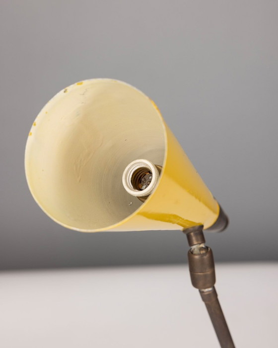 Image 1 of Lampe de table vintage 1950S avec abat-jour en forme de cône Design italien