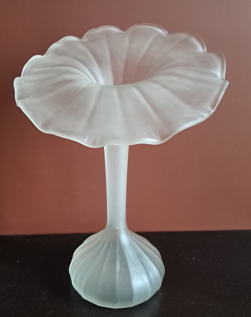 Vase En Verre Blanc "Jack In The Pulpit" 