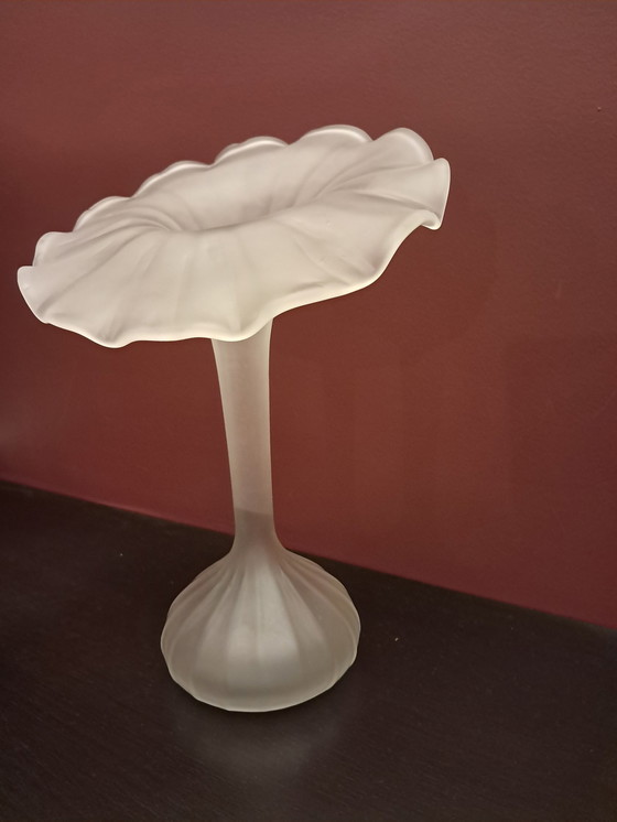 Image 1 of Vase En Verre Blanc "Jack In The Pulpit" 