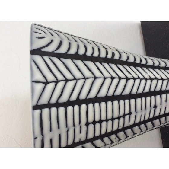 Image 1 of Vase vintage "Cornet" en émail blanc de Roger Capron