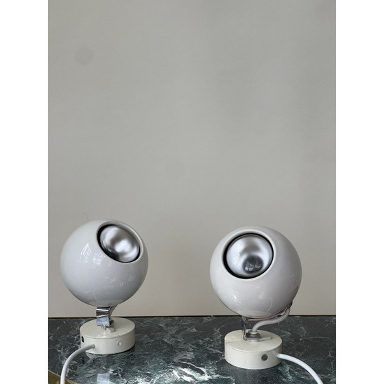 Image 1 of Paire d'appliques Eyeball en plastique blanc et chrome, UK 1960