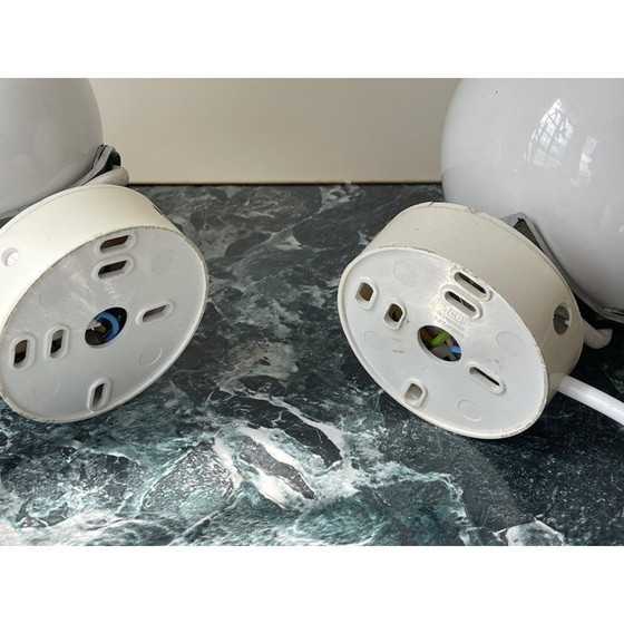 Image 1 of Paire d'appliques Eyeball en plastique blanc et chrome, UK 1960