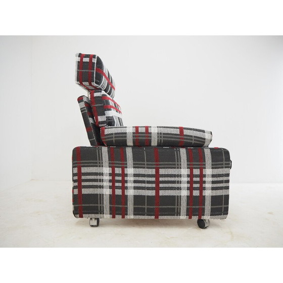 Image 1 of Fauteuil vintage à carreaux, Tchécoslovaquie 1960