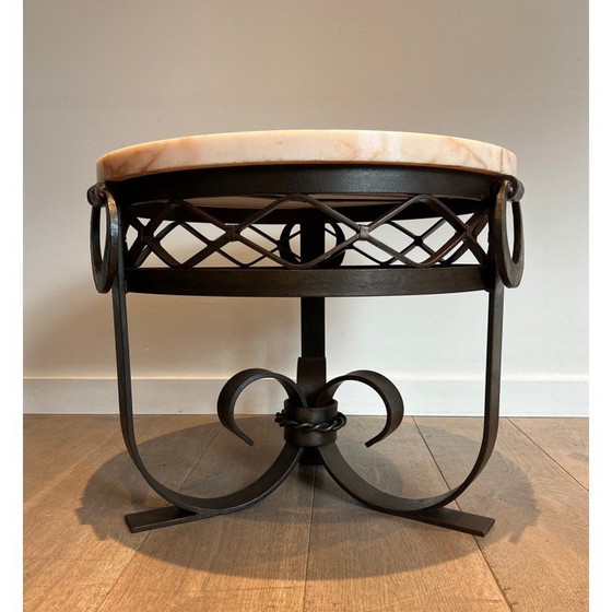 Image 1 of Guéridon vintage Art Déco en fer forgé et martelé avec plateau en marbre blanc, 1940