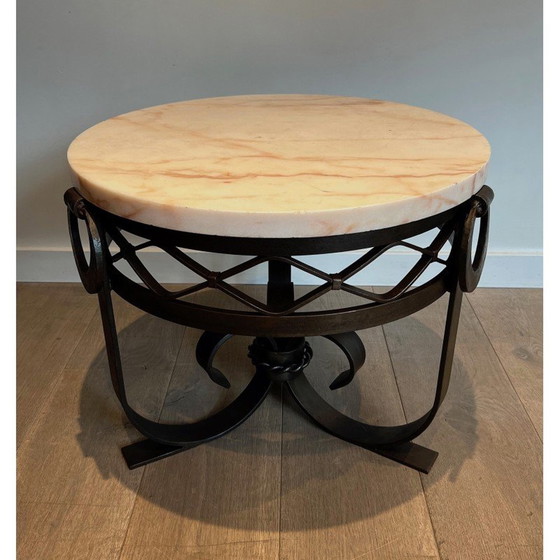 Image 1 of Guéridon vintage Art Déco en fer forgé et martelé avec plateau en marbre blanc, 1940