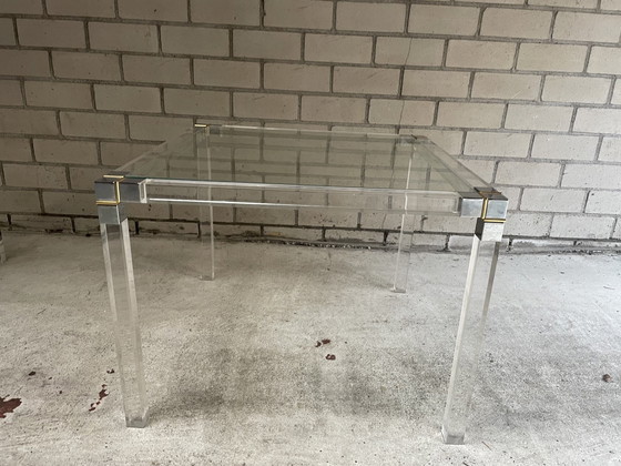 Image 1 of Table basse en plexiglas avec table d'appoint assortie.