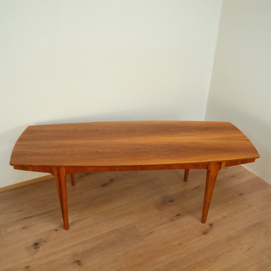 Image 1 of Table basse, noyer, années 1960