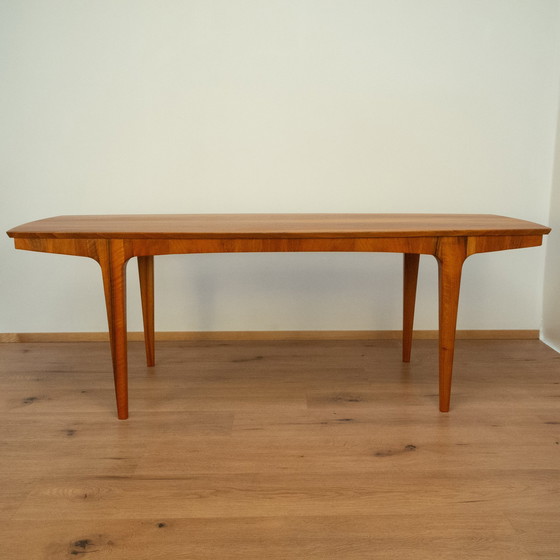 Image 1 of Table basse, noyer, années 1960