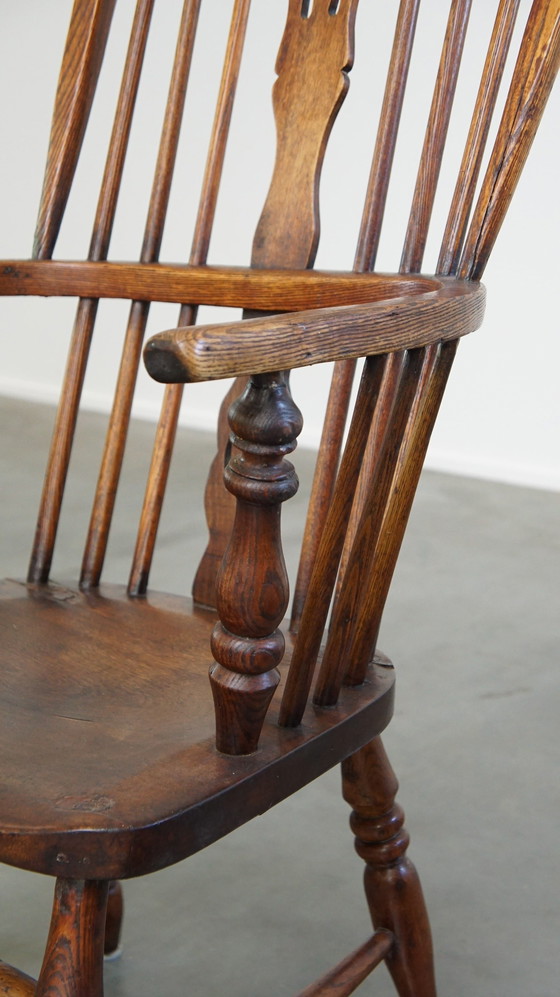 Image 1 of Chaise à manger en bois avec accoudoirs