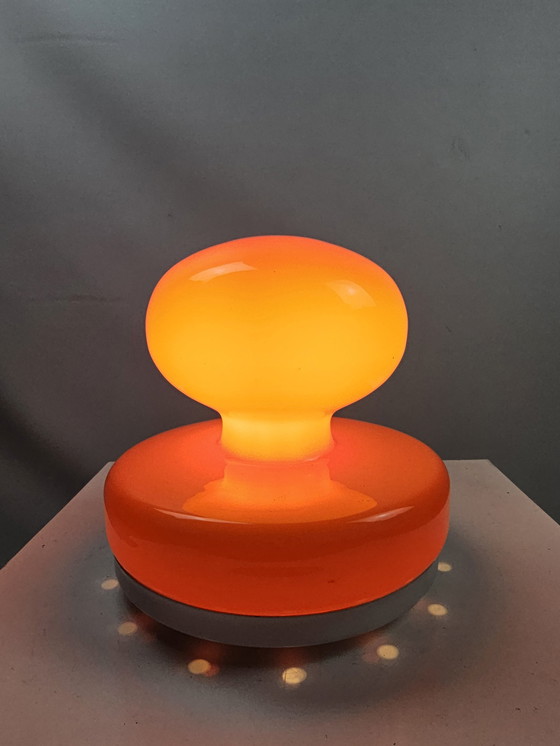 Image 1 of Lampe à poser italienne en verre orange