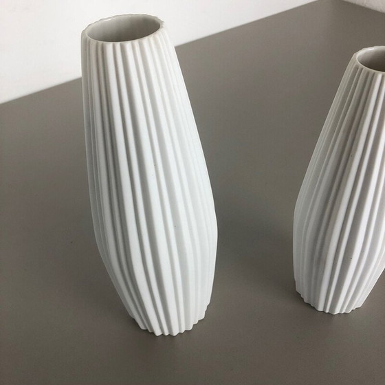 Image 1 of Paire de vases en porcelaine Op Art par Heinrich Selb Allemagne 1970