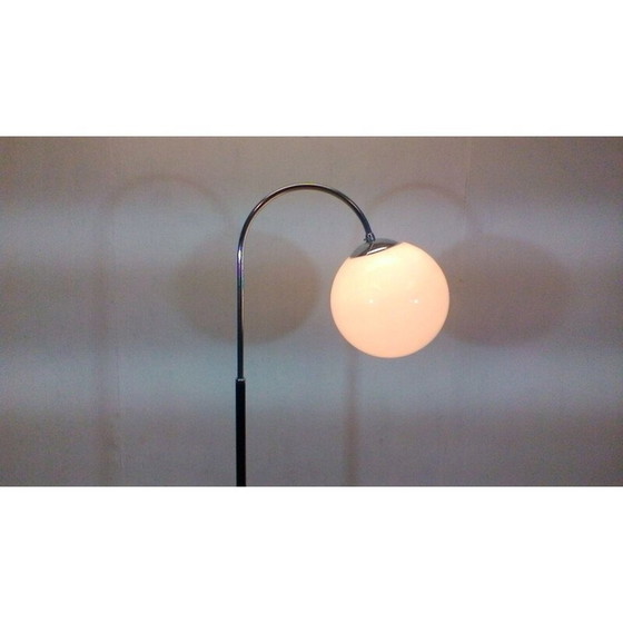 Image 1 of Lampadaire rouge vintage en bois, métal et chrome par Jindřich Halabala, 1930