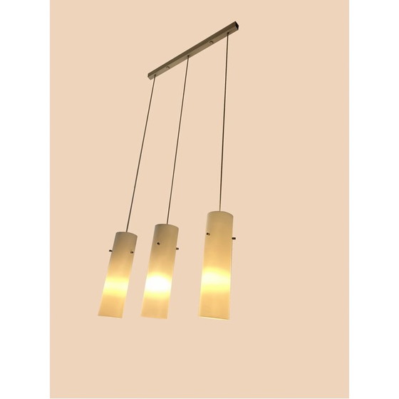 Image 1 of Lampe suspendue vintage en verre opalin doublé avec 3 globes, 1965