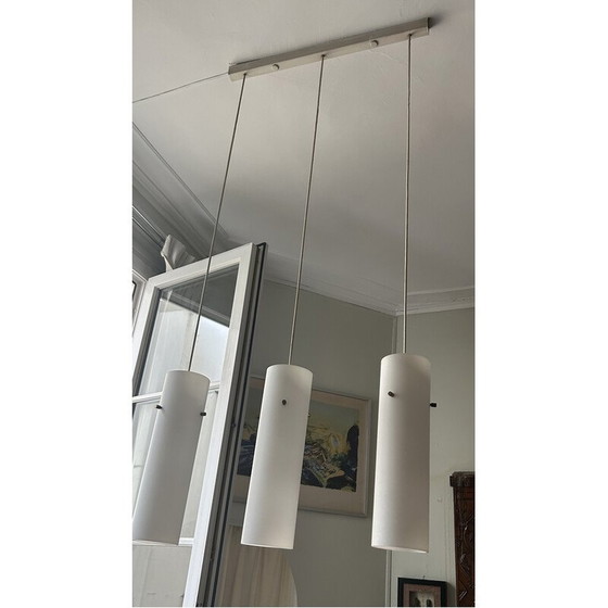Image 1 of Lampe suspendue vintage en verre opalin doublé avec 3 globes, 1965