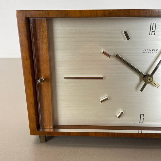 Image 1 of Horloge de table en bois Vintage Hollywood Regency par Kienzle, Allemagne années 1960