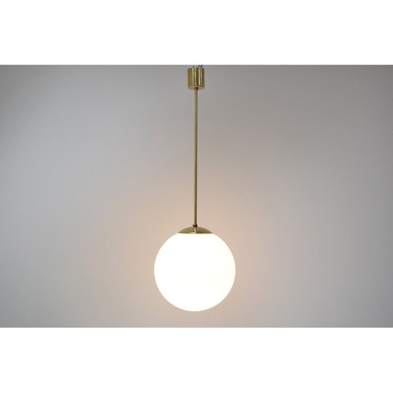 Image 1 of Lampe suspendue en verre et laiton du milieu du siècle par Kamenicky Senov, Tchécoslovaquie, années 1960