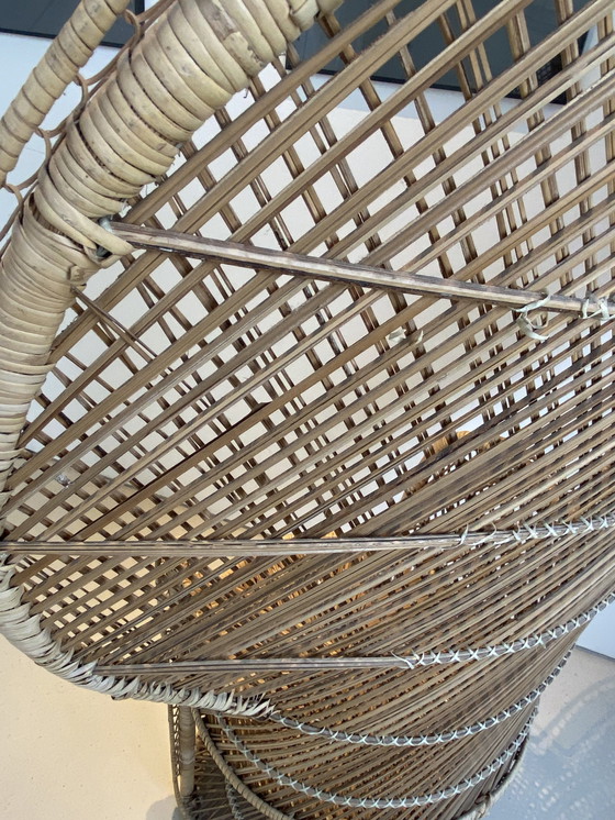 Image 1 of Chaise vintage en rotin 'Emmanuelle' en forme de paon