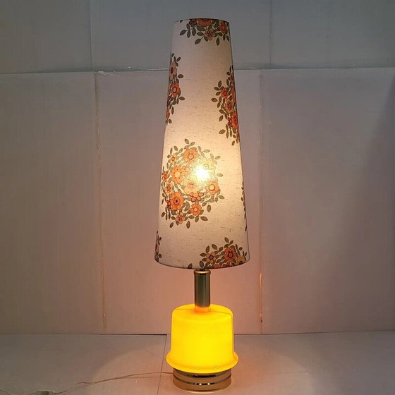 Image 1 of Lampadaire vintage de l'ère spatiale en verre opalin et laiton doré, 1970