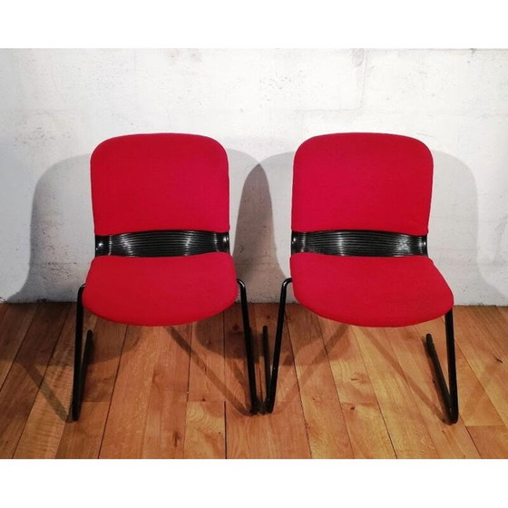 Image 1 of Chaise vintage en tissu rouge