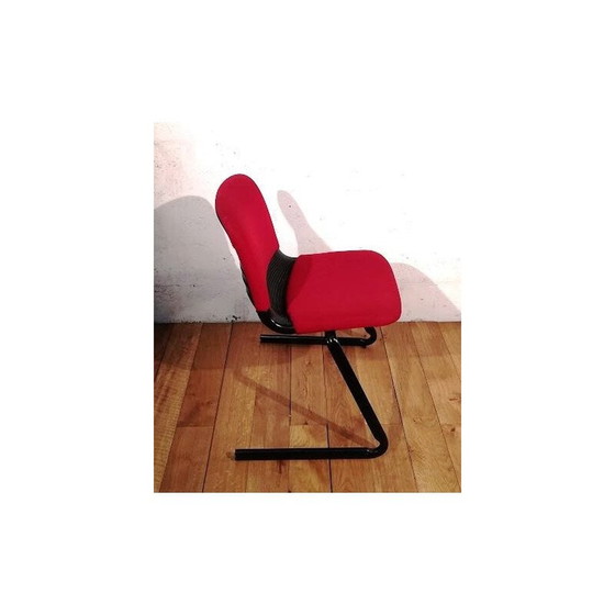 Image 1 of Chaise vintage en tissu rouge