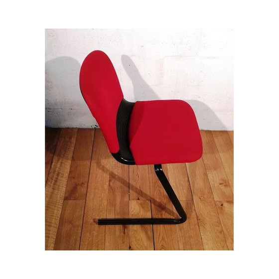 Image 1 of Chaise vintage en tissu rouge