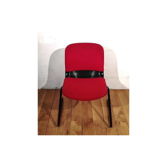 Image 1 of Chaise vintage en tissu rouge