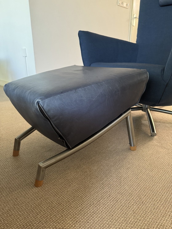 Image 1 of Gerard Van Den Berg Design Chaise pivotante avec pouf