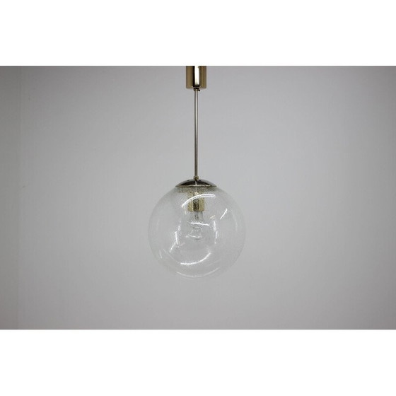 Image 1 of Lampe suspendue vintage en verre et laiton, Tchécoslovaquie 1960