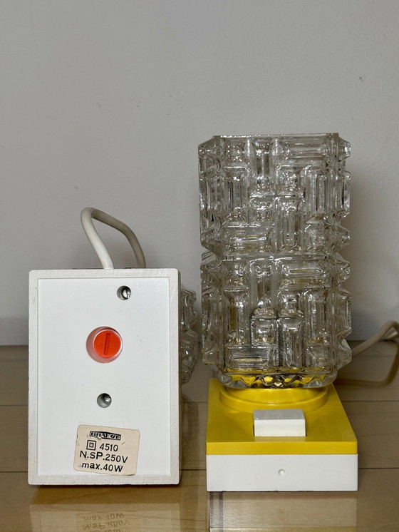 Image 1 of Lampe à poser vintage, Graewe, jaune/blanc avec dôme en verre, 70S, 1970S, Retro, Mid Century, Space Age, Allemagne, Pop Art