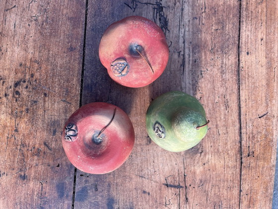 Image 1 of Pommes Et Pore D'Ornement En Céramique Artisanale Signée