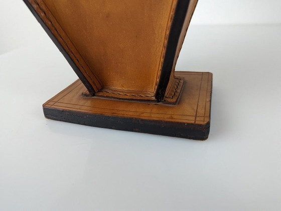 Image 1 of Lampe de table en cuir par Jacques Adnet 1940S