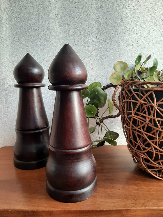 Image 1 of Paire de grands pions d'échecs en bois Xl
