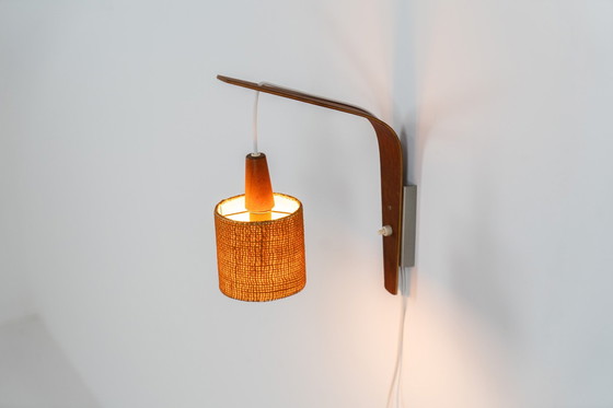 Image 1 of Lampe murale en contreplaqué et sisal (Danemark, années 1960).