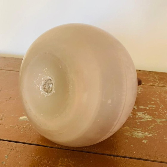 Image 1 of Ensemble de 4 gobelets à pied vintage et 1 carafe en pâte de verre